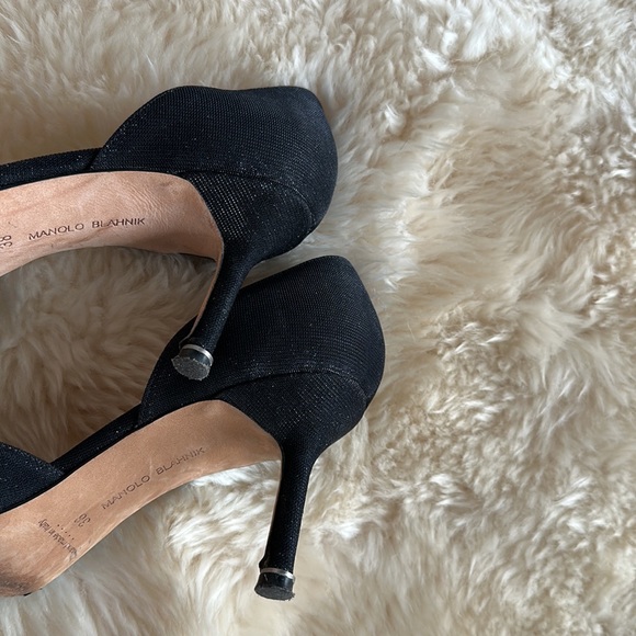 Manolo Blahnik Hangisi heels - Picture 5 of 11